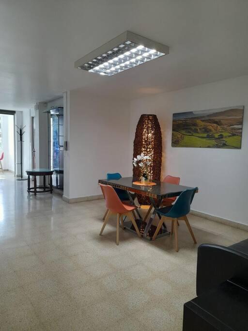 Apartment R-8 Amplio En Zona Turistica. Panama City